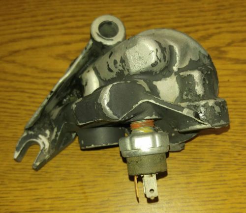 1986-1995 cadillac 4.1 4.5 4.9 v-8 oil filter adapter housing