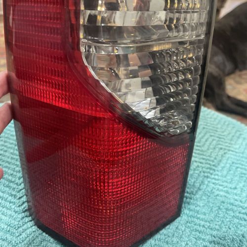 2002 2003 2004 nissan xterra driver  left taillight lamp oem  b2642