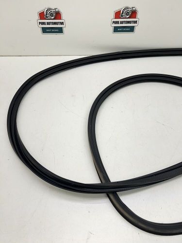 2003-2008 nissan 350z coupe hatch trunk lid seal weather strip oem 4111