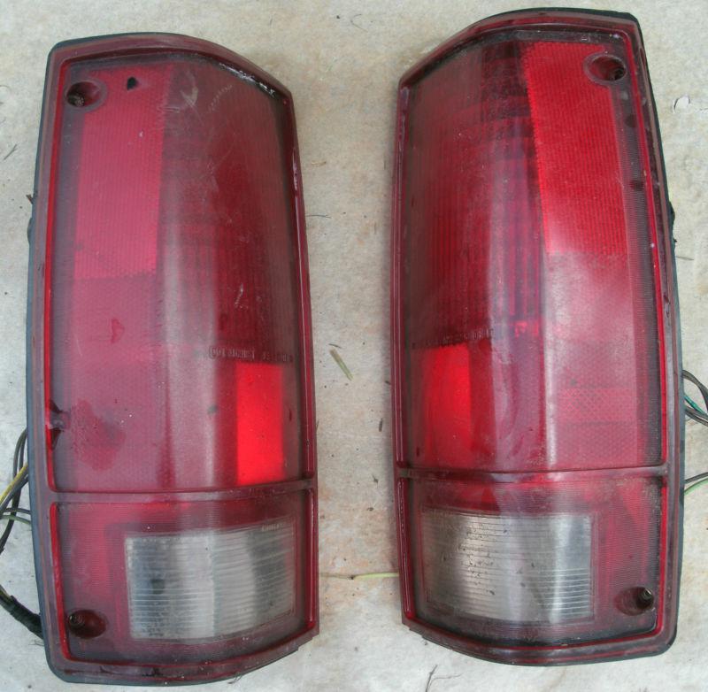 1982 82 83 84 85 86 gmc s10 blazer jimmy tail light housing lenses pair lamp oem