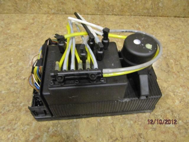 W140 500sel 400sel 300sel 500se door lock vacuum pump 0 132 006 3