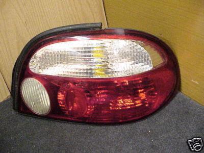 Kia sephia 98 99 00 01 02 1998 1999 2000 2001 2002 tail light passenger rh right