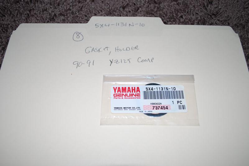 Yamaha  90-91 yz 125 competition gasket, holder see model years in picture