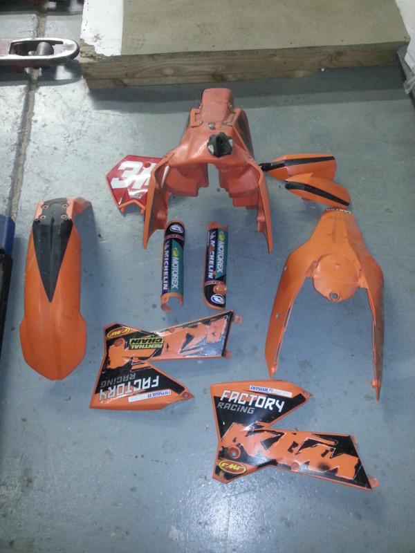 Ktm 200 xc 2006 plastic  kit  seat fuel tank 