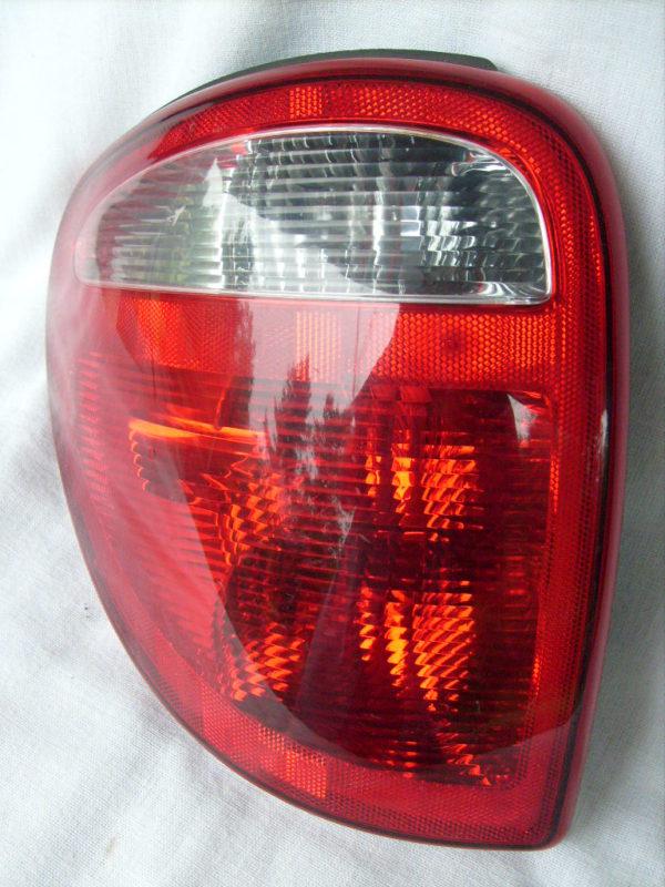 Dodge caravan left tail light - 2002 thru 2006 chrysler dodge