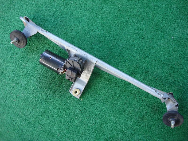 98 99 00 volvo v70r v70 front windshield wiper motor with transmission linkage