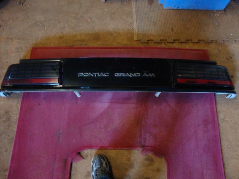 1988 pontiac grand am full trunk lighting assembly