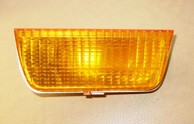 81 1981 ford right parking light turn signal part # eigb-132215-ad