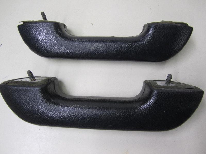 Geo tracker 91-98 1991-98 door pull elbow rest set driver & passenger