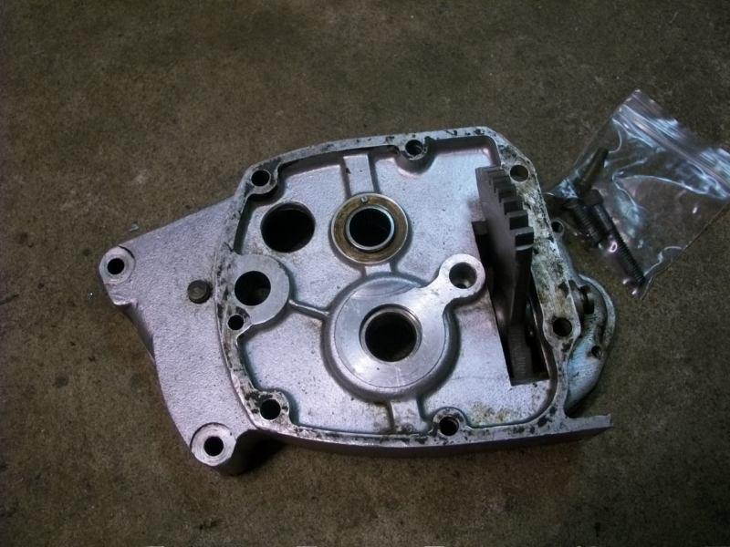 Triumph inner gearbox transmission cover 650cc t120r 1967