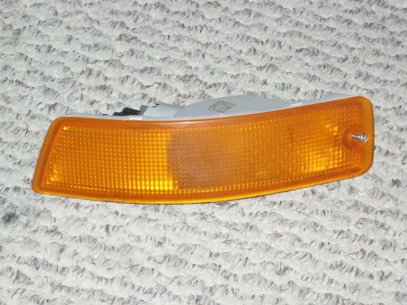 Mitsubishi diamante turn signal light frt left  side full assembly 1997-2003