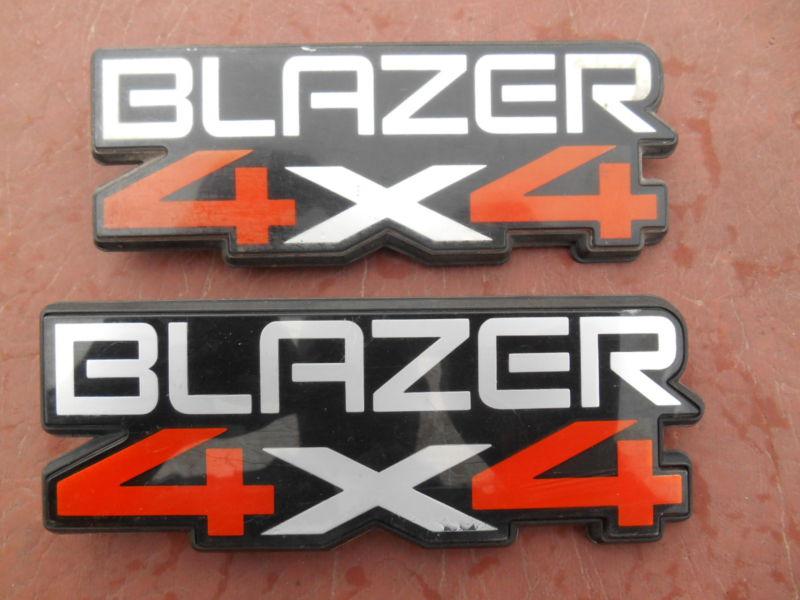 1983 1990 chevy blazer 4x4 fender emblem set w pins  no cracks