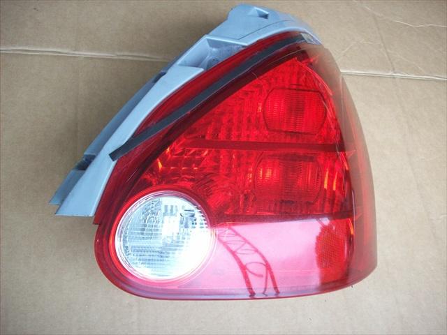 2004-2008 nissan maxima tail light rh passenger side oem