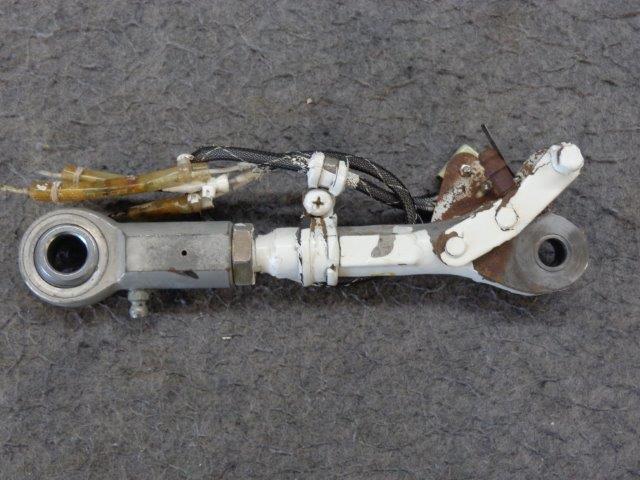 Piper pa28r-200 main gear link assy rh  p/n 67797-005