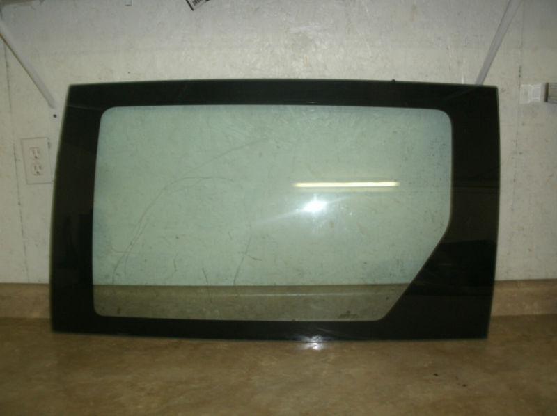 01-07 town&c /caravan/ 01-03 voyager left/driver rear slider door glass/window