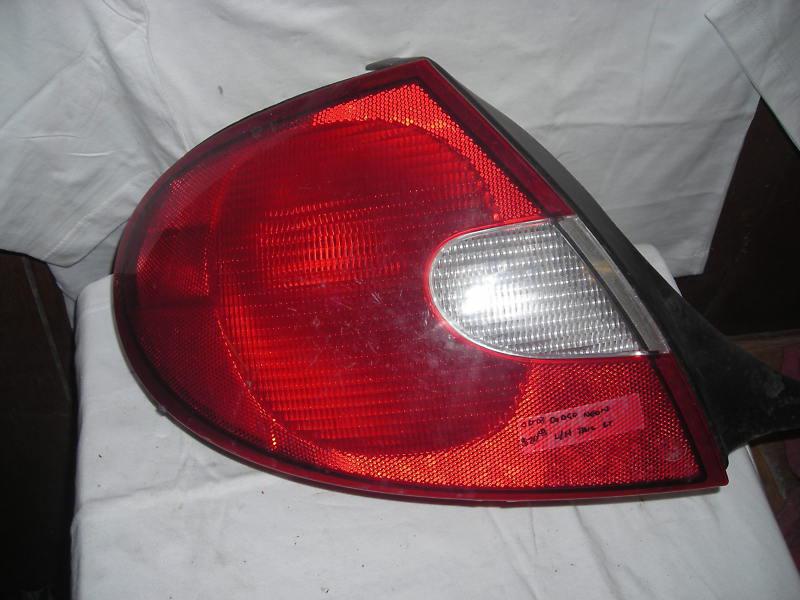 2000-2003 dodge neon lh tail light