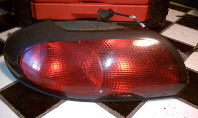 96 97 98 99 ford taurus left driver tail light 