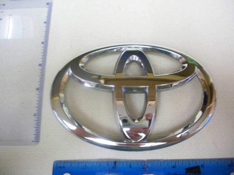 Toyota emblem symbol chrome bagde oem original used w free shipping  