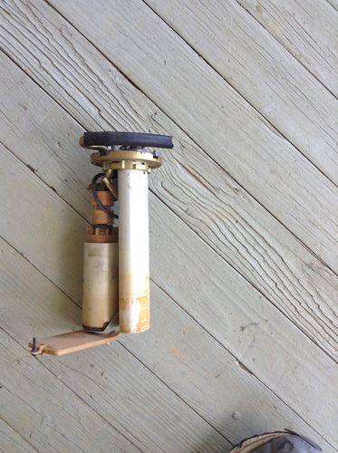 Bmw e30 late model fuel pump  1988-1991 oem used 325i 325e tested ok