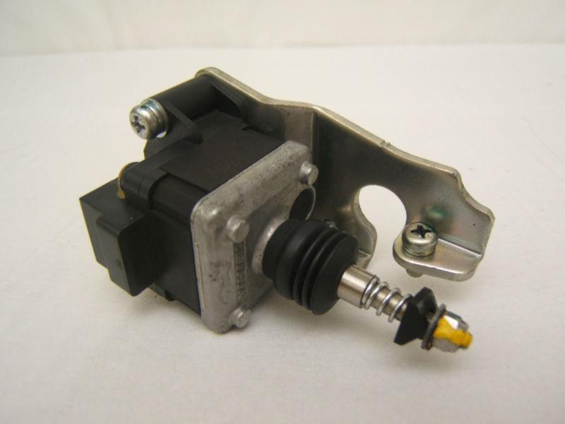 Triumph 2007 07 daytona 675 throttle body isc actuator assy.