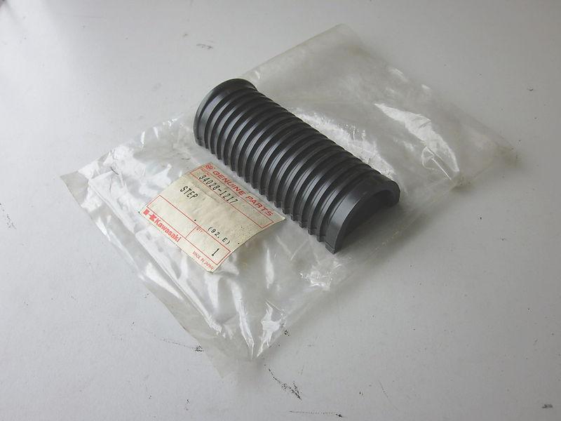 Kawasaki vn1500 en500 vn 800 a1 b1 vulcan 87-05 step bar rubber 34028-1217 nos