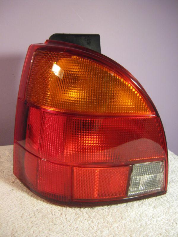 96 97 98 99 saturn s series wagon sw1 sw2 oem tail light assembly brake lamp (l)