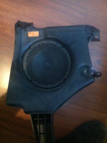 2006 mercedes benz ml harman/kardon subwoofer oem 