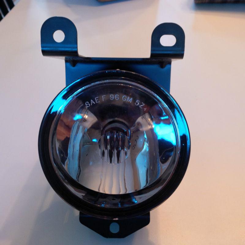 Sierra yukon bonneville driving fog light lamp left driver side