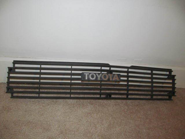 1980 toyota corolla grille genuine factory original wagon