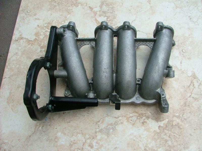 Vw jetta 2000.2.0 intake manifold.