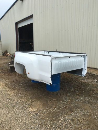 2016 gmc sierra 3500  truck bed dually white 8&#039; zero use farm, mining
