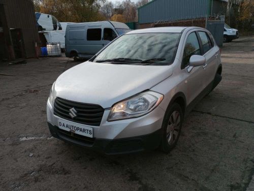 2014 suzuki sx4 s cross 5 door 1.6l petrol ignition, steering lock and key