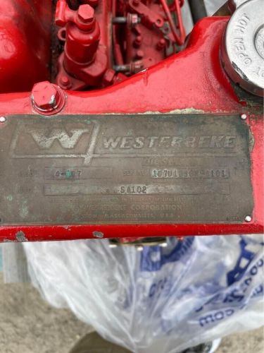 Westerbeke 4-107 , marine diesel engine 4 cylinder // 40 hp