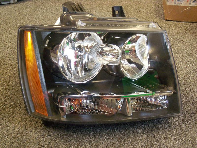 2007-2010 oem chevrolet tahoe avalanche rh passenger side headlight 15950808