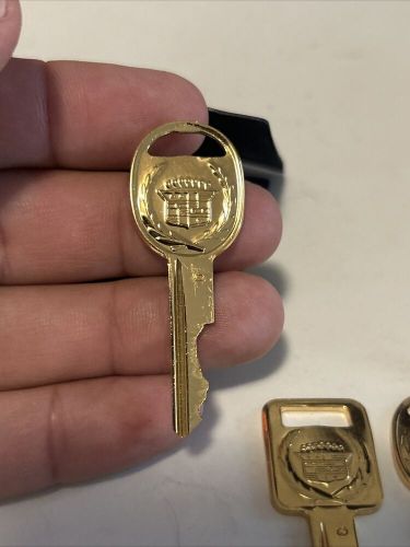 4 vintage rare 1980s cadillac c &amp; d key cut gold plated case oem door trunk set