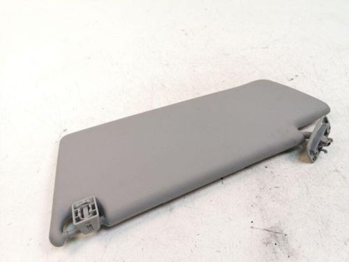 Opel zafira b a05 right sun visor 1.90 diesel 88kw 2007 26501122-