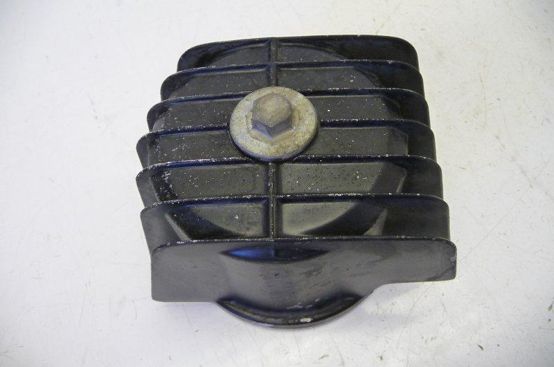 #3249 honda cb900 cb 900 super sport oil filter cover / housing