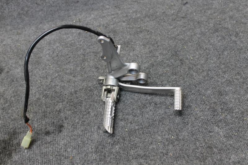 2008 gsxr 1000 gsxr1000 right rear set rearset peg 07 08