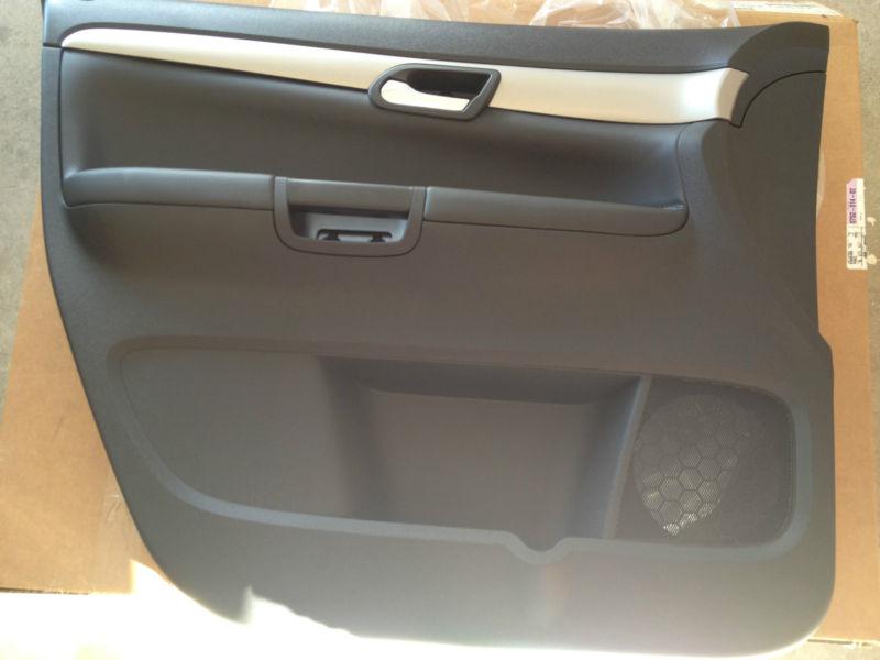 New genuine oem saturn outlook door panel #25982466