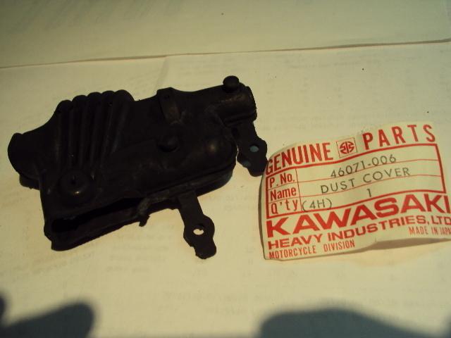 Dust cover, lever  f9 f9c bighorn  46071-006   kawasaki nos