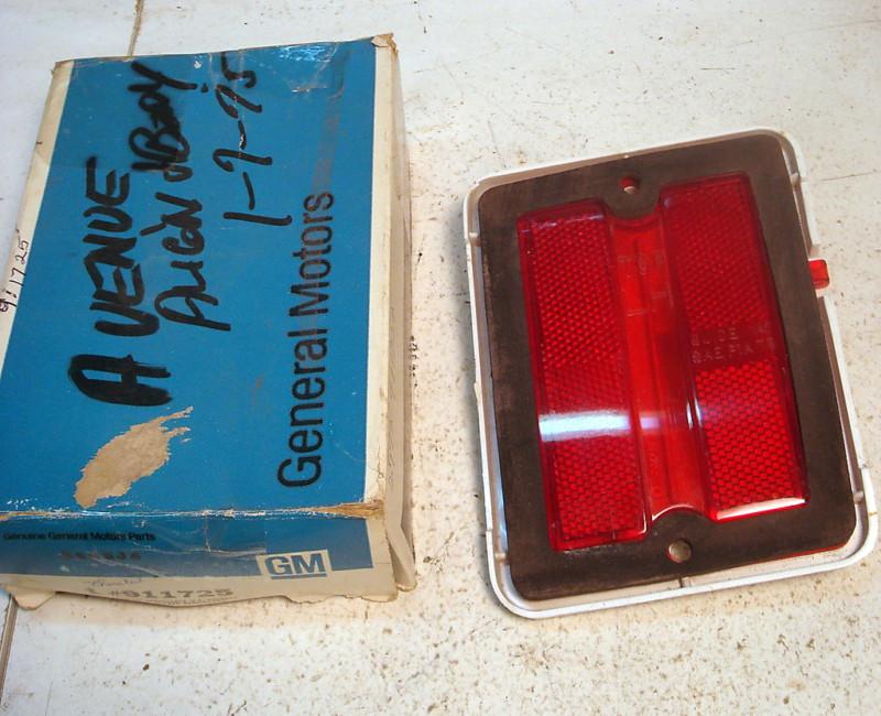 Nos 1973-74 chevrolet chevelle left side rear marker light