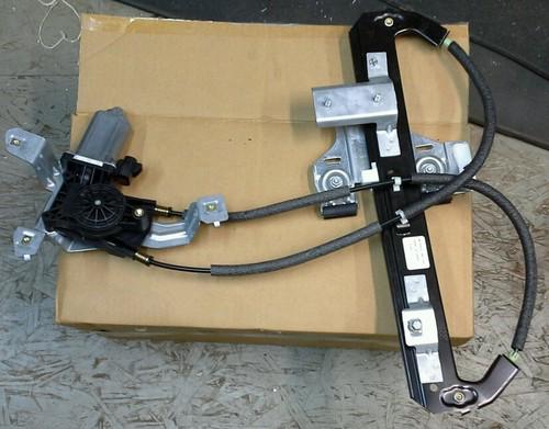 New oem 19260050 left rear window regulator 15077724 avalanche escalade ext