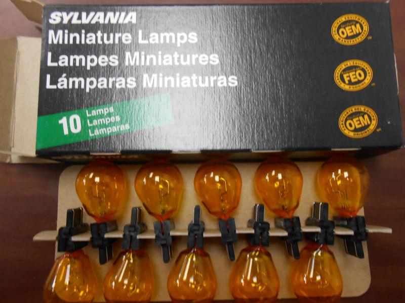 Sylvania 3157a turn signal light bulb -box of 10