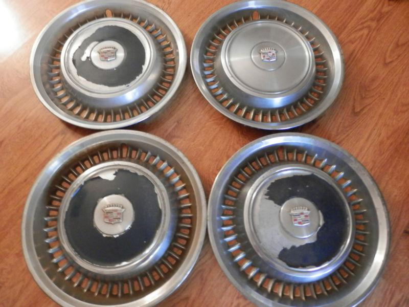 1971-72 cadillac hubcaps set of 4