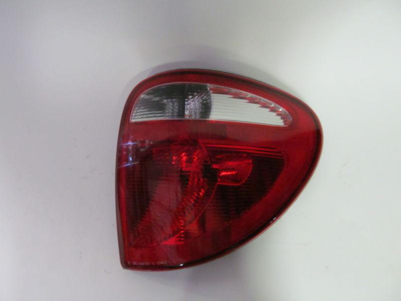 04 05 06 07 dodge caravan town & country oem right tail light nice!