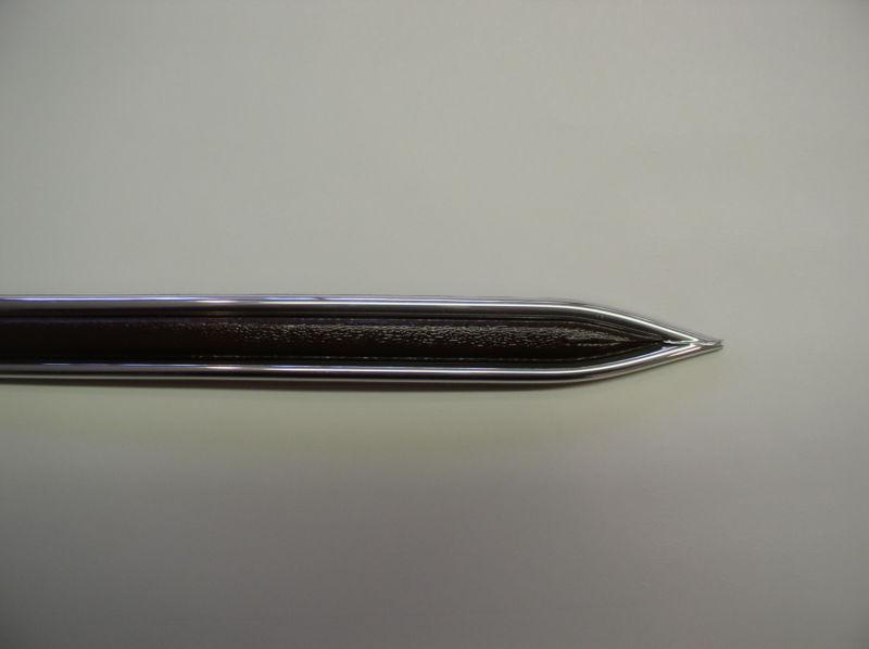 5/8" universal chrome/chestnut brown body side molding with ends