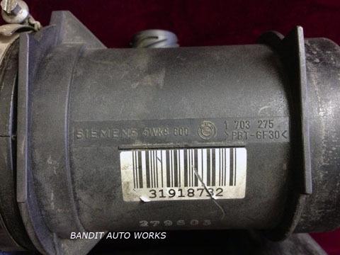 1998 bmw 528i  mass airflow  sensor complete with air reservoir box 8 703 275 *5