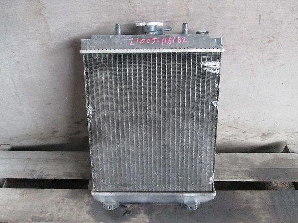 Daihatsu mira 2002 radiator [8220400]