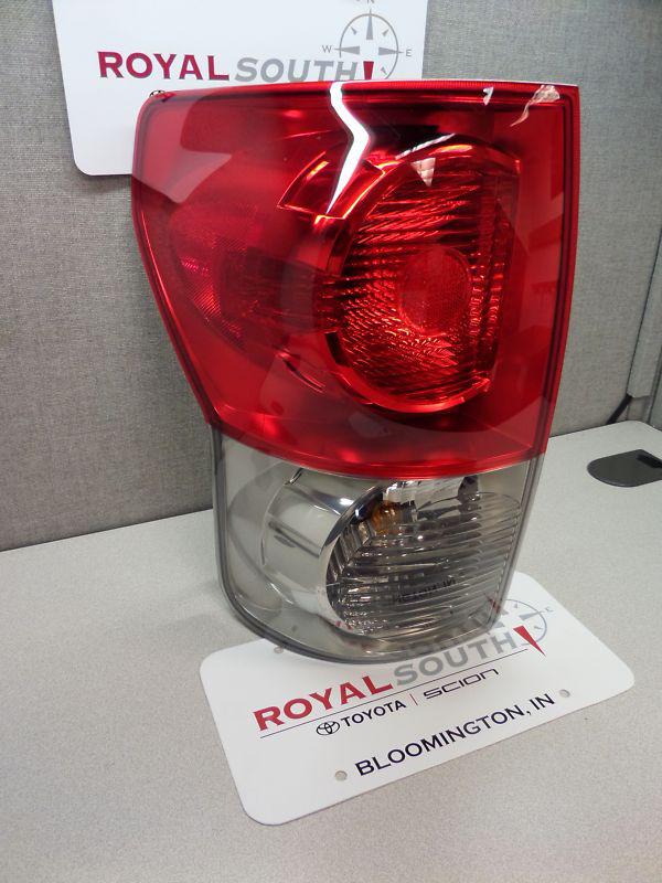 Toyota tundra lt rear tail light lamp genuine oem oe  