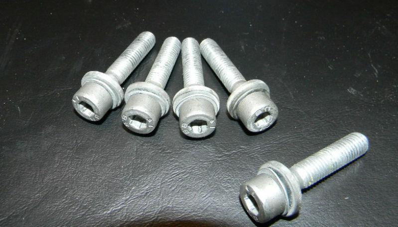 Vespa gt tire bolts